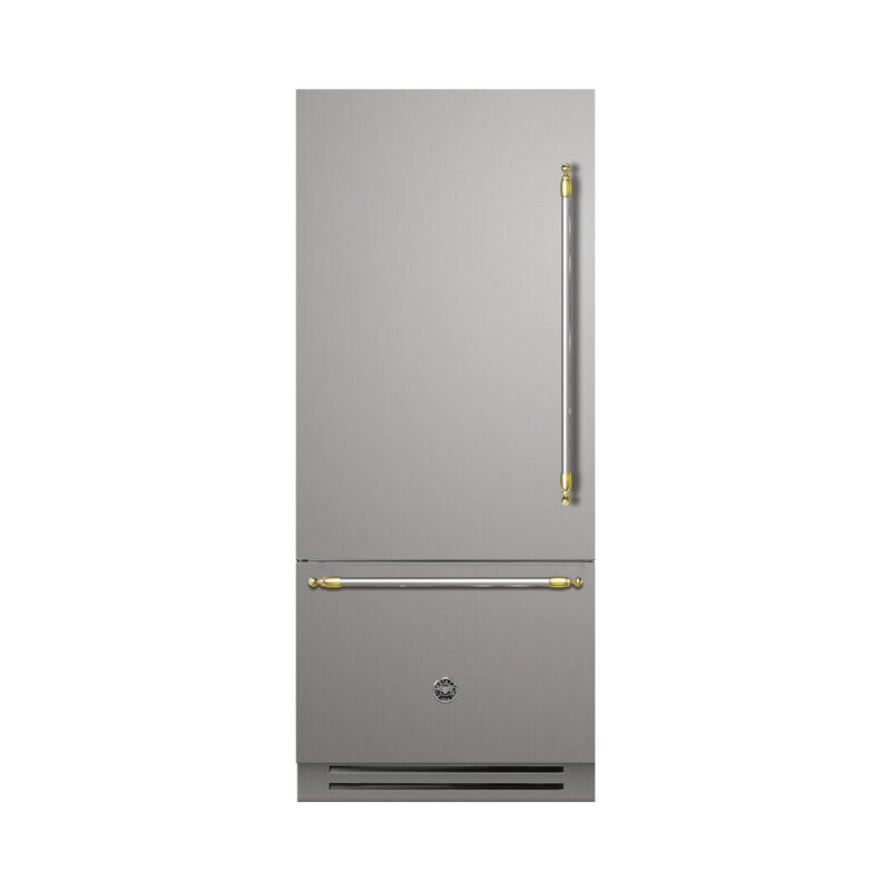 Refrigerador Bertazzoni Heritage HER REF905BBLXTT: 90 cm, embutir flush, 596L, bottom freezer, inox anti-manchas, abertura esquerda, ice maker inteligente e 42 dB. Lancamento 2025. Cevimar.
